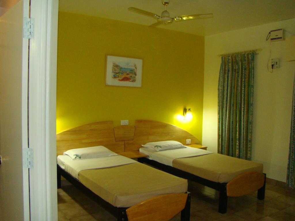 Tom'S Hotel Bangalore Phòng bức ảnh