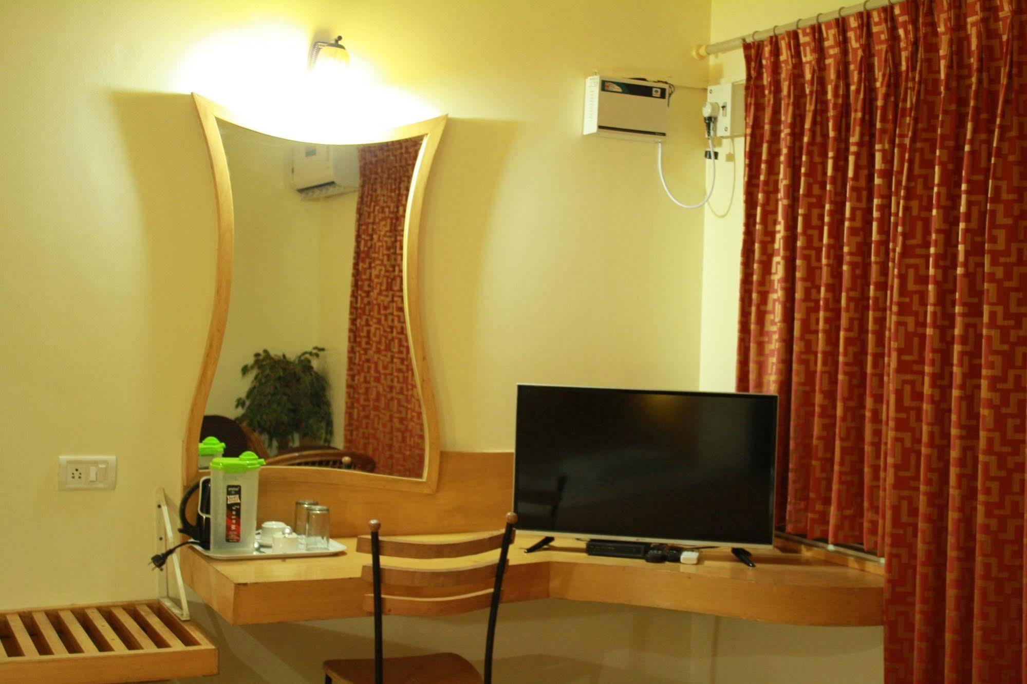 Tom'S Hotel Bangalore Ngoại thất bức ảnh