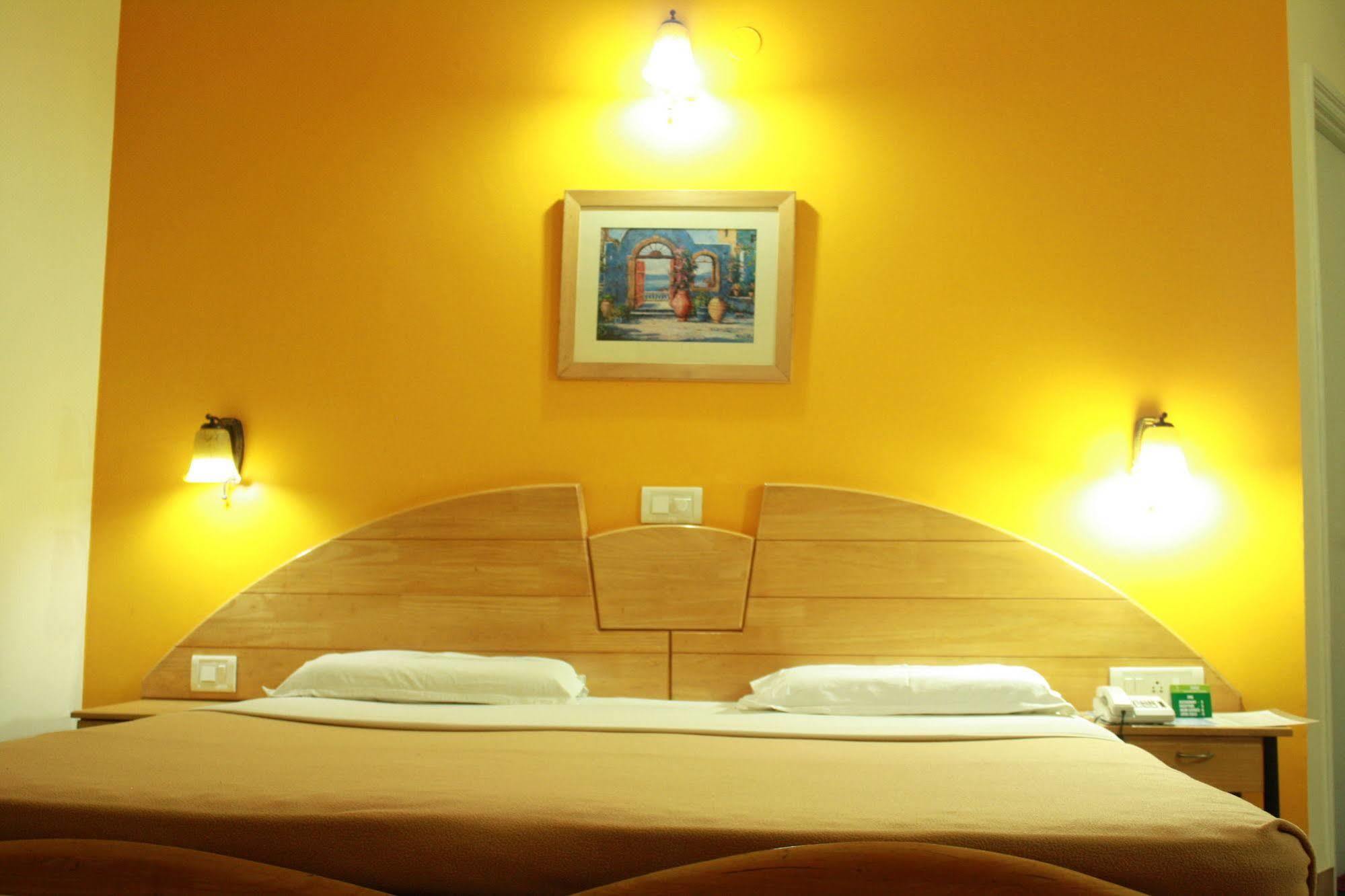 Tom'S Hotel Bangalore Ngoại thất bức ảnh
