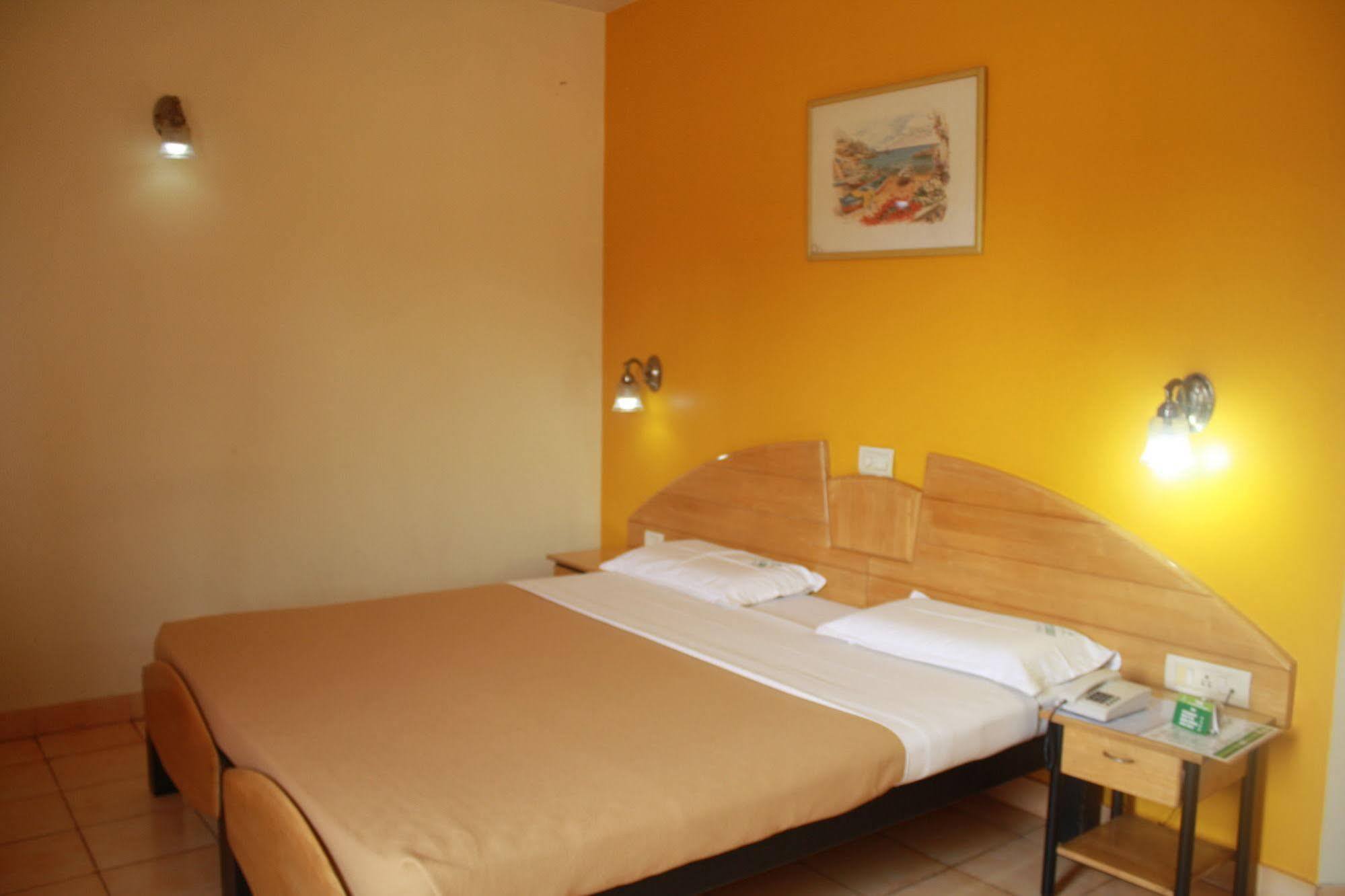 Tom'S Hotel Bangalore Ngoại thất bức ảnh