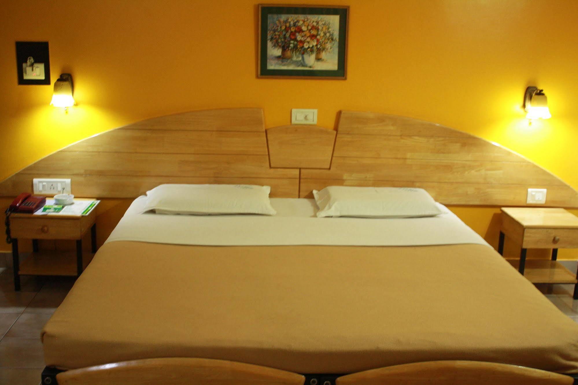Tom'S Hotel Bangalore Ngoại thất bức ảnh