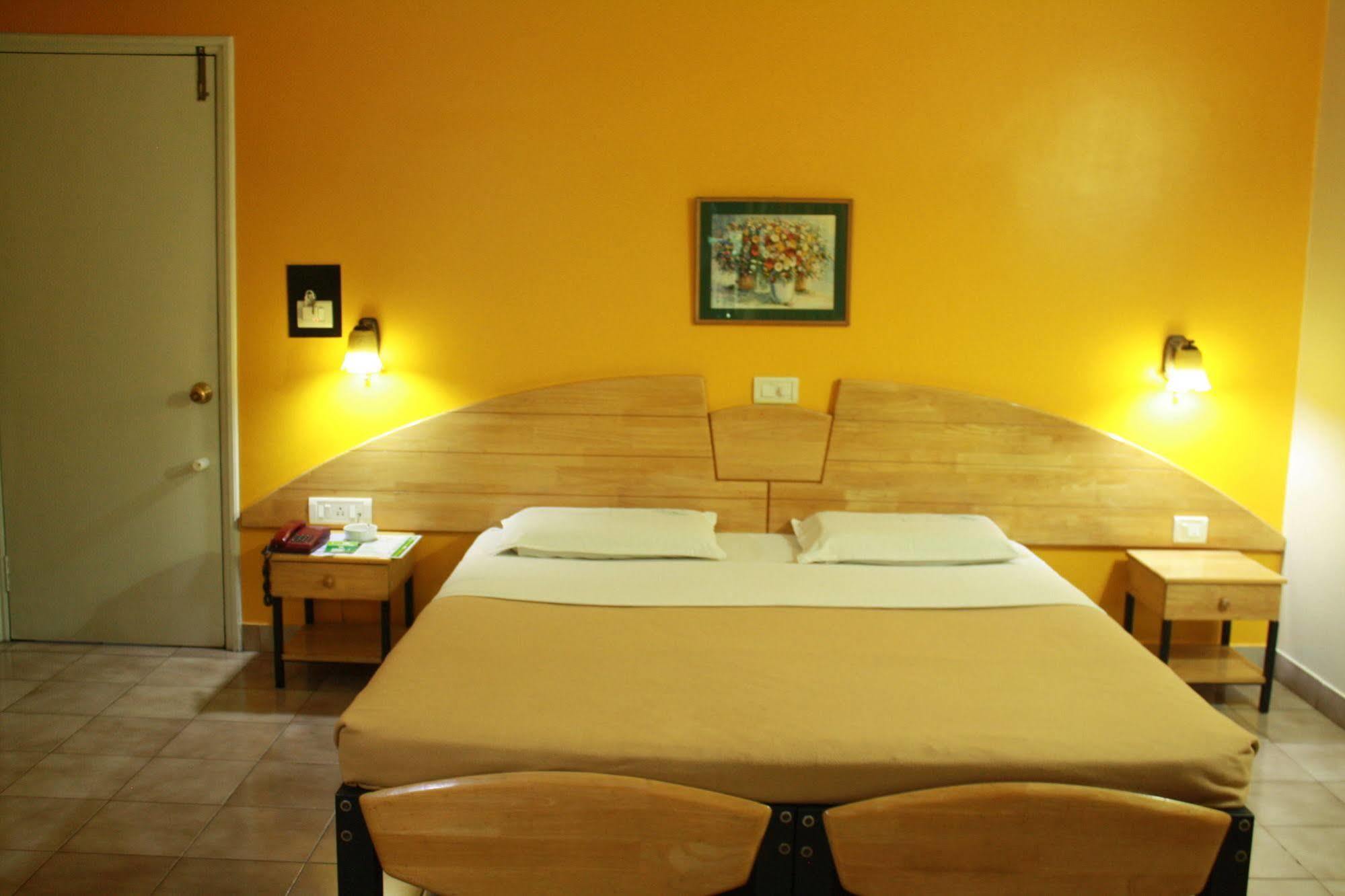 Tom'S Hotel Bangalore Ngoại thất bức ảnh