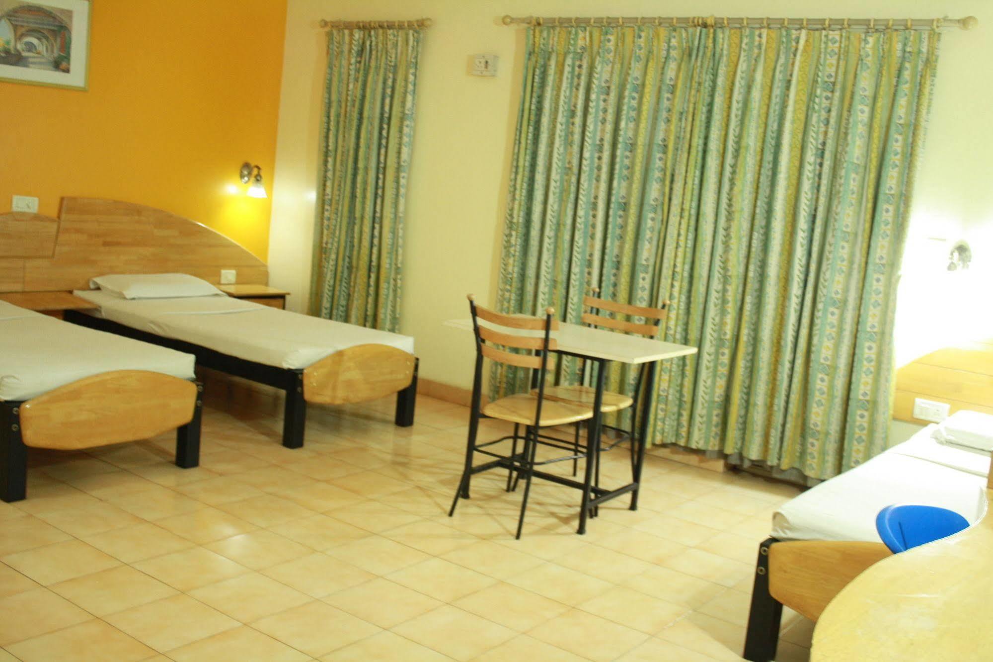 Tom'S Hotel Bangalore Ngoại thất bức ảnh